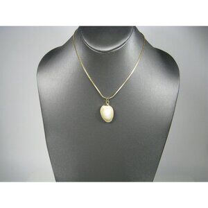 Monet Gold Tone Chain Necklace Cowrie Shell Pendant Summer Beach Choker 15 in